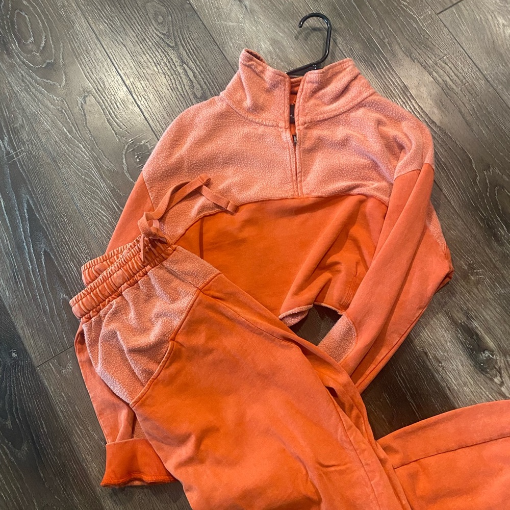 Matching urban sweatsuit